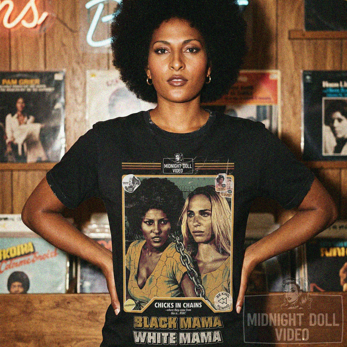 BLACK MAMA, WHITE MAMA (1973) - "CHICKS IN CHAINS" RETRO VHS TRIBUTE T-SHIRT