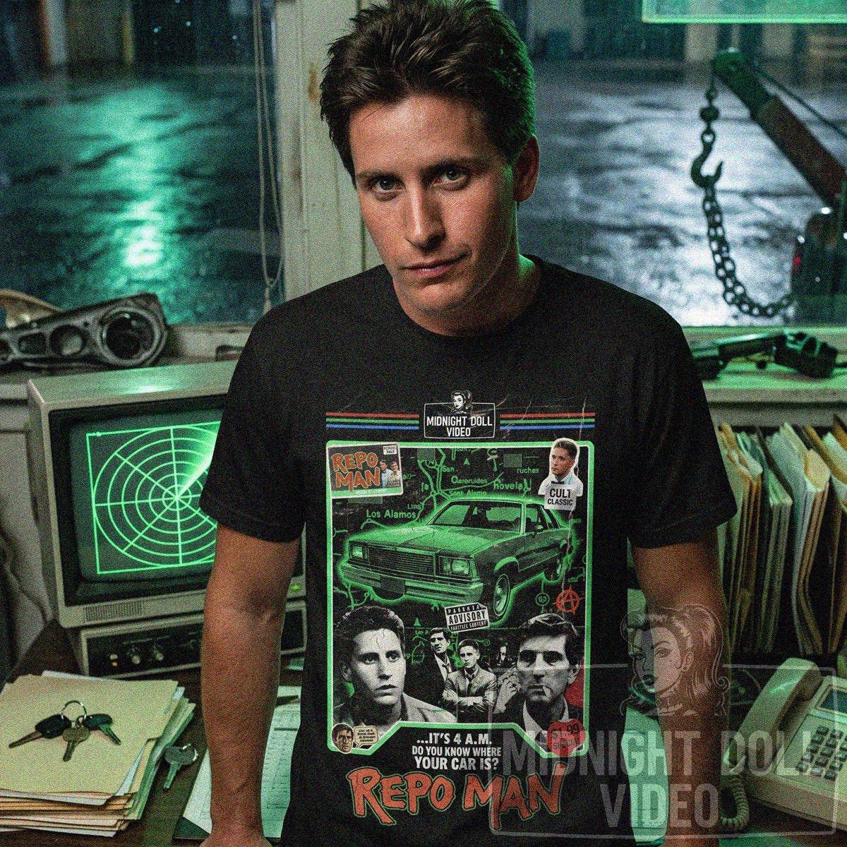 REPO MAN (1984) - "IT'S 4 A.M. DO YOU KNOW WHERE YOUR CAR IS?" VHS TRIBUTE T-SHIRT